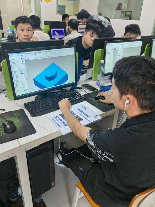 制造業(yè)轉(zhuǎn)型浪潮下，CNC數(shù)控編程技術(shù)培訓(xùn)企業(yè)如何賦能多場(chǎng)景應(yīng)用